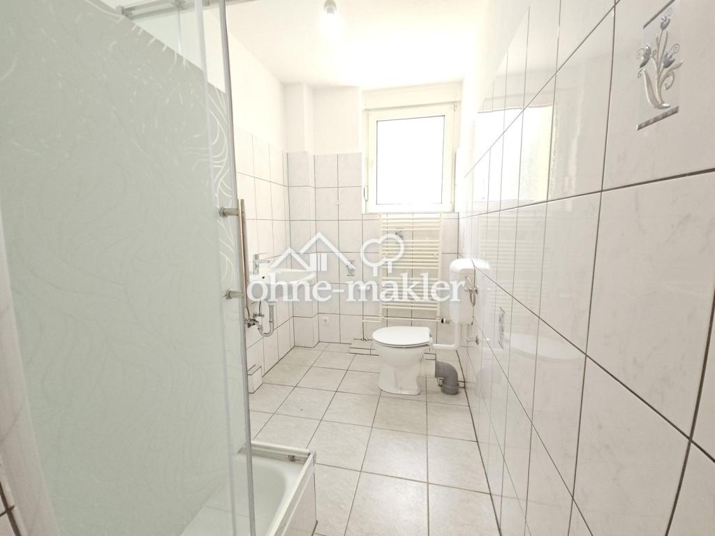 Frisch renovierte 3-Zimmer-Wohnung mit neuem Laminatboden in ruhiger & zentraler Lage - Foto 5