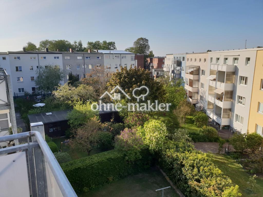 Sonnige 2-Zimmer-Dachgeschosswohnung (ohne schräge Wände) mit Balkon in Rostock - Photo 1