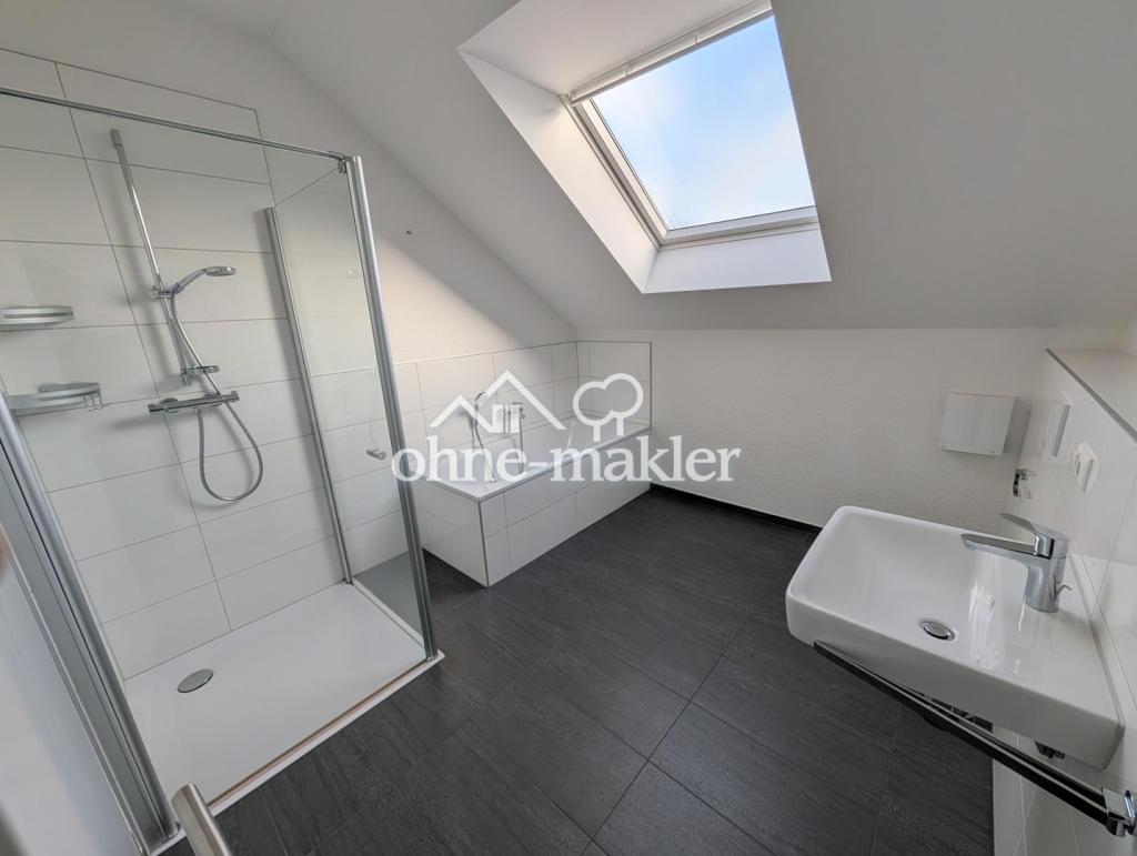 Lichtdurchflutete Dachgeschosswohnung mit Balkon und Aufzug - Foto 3