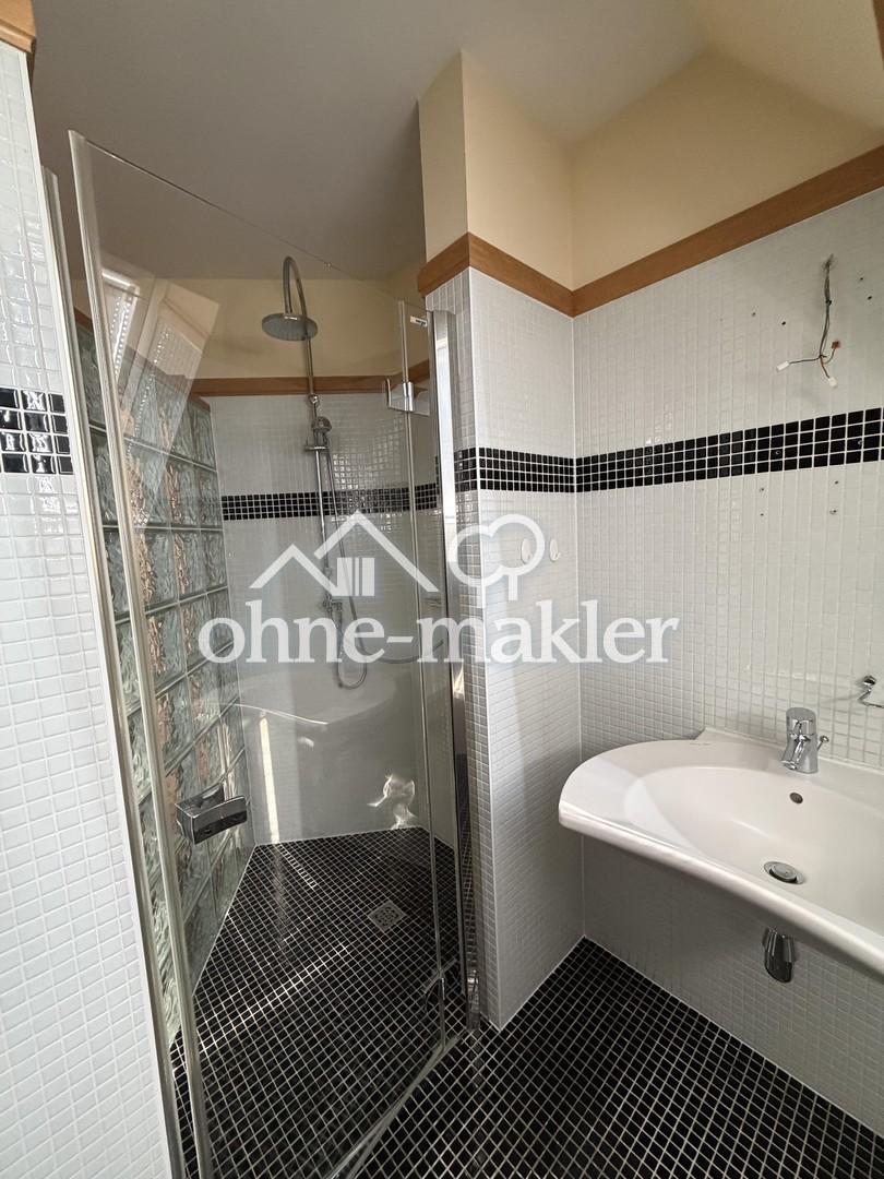 Lichtdurchflutete 2-Zimmer-Dachgeschosswohnung mit zusätzlichem Wohnbereich im Spitzboden - Foto 4