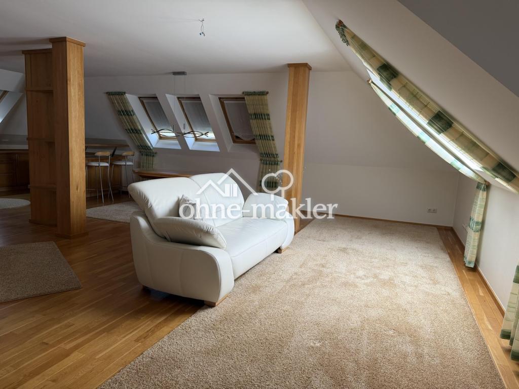Lichtdurchflutete 2-Zimmer-Dachgeschosswohnung mit zusätzlichem Wohnbereich im Spitzboden - Foto 1