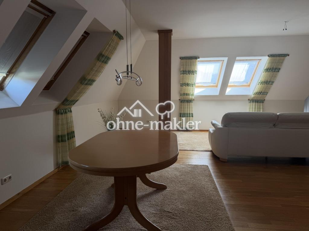Lichtdurchflutete 2-Zimmer-Dachgeschosswohnung mit zusätzlichem Wohnbereich im Spitzboden - Foto 3