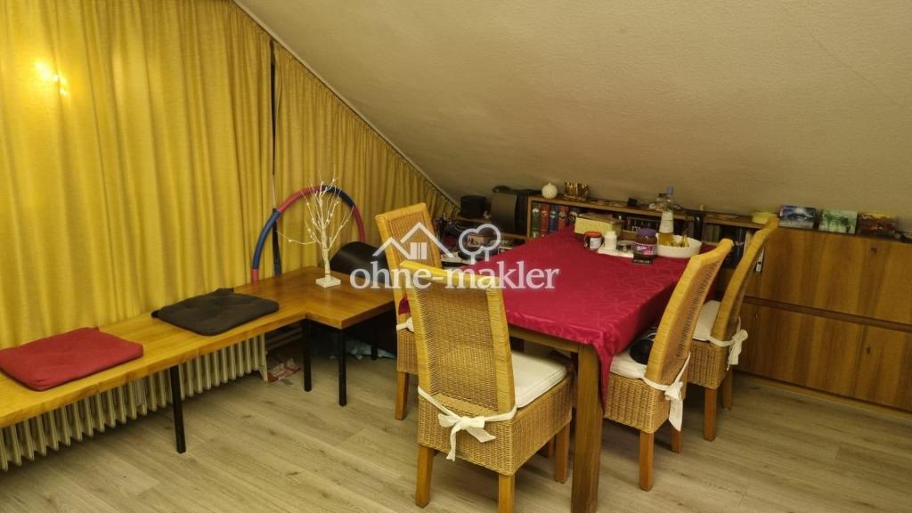 Helle, gemütliche DG Wohnung teilmöbliert - Photo 2
