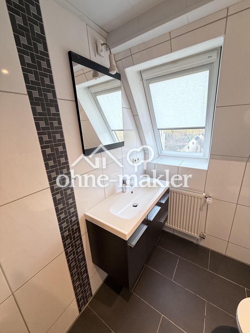 Moderne Eleganz: Stilvoll modernisierte Dachgeschosswohnung in bester Lage - Photo 2