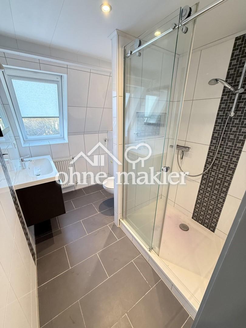 Moderne Eleganz: Stilvoll modernisierte Dachgeschosswohnung in bester Lage - Photo 3