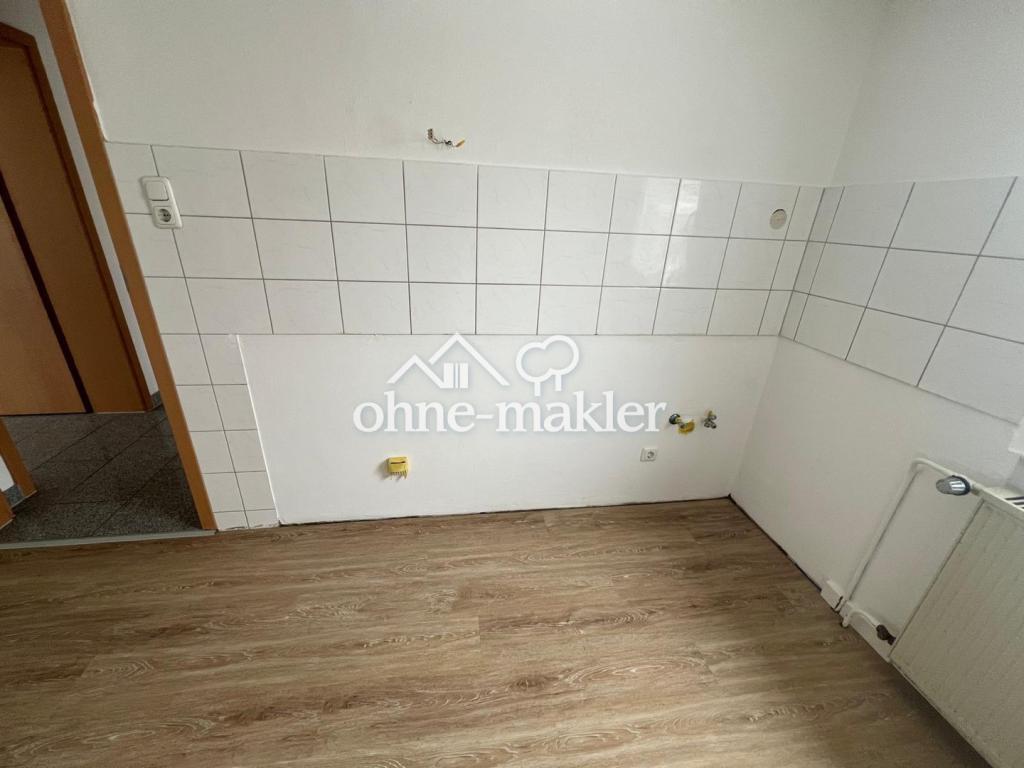 City Dachgeschosswohnung 2-Zimmer,schön hell,frisch renoviert,Garage,ab sofort - Photo 1