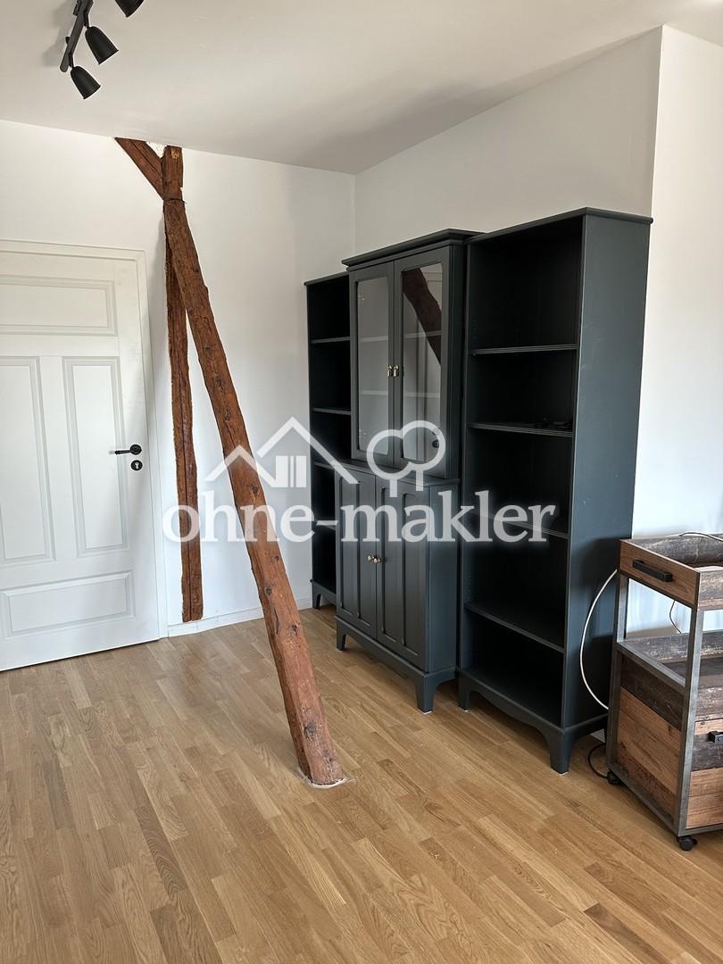 Einzimmerwohnung im Dachgeschoss, EBK, Fußbodenheizung im Duschbad - Foto 2