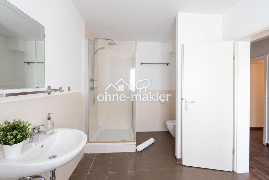 Helle 3-Zimmer-Erdgeschosswohnung mit Terrasse und EBK - ca. 110 m², neuwertig - Foto 5