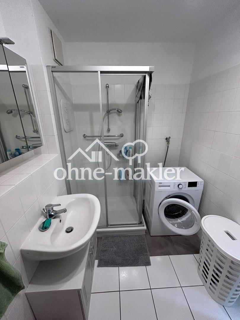 Frisch renovierte 2-Zimmer Wohnung/ Einbauküche/ bodentiefe Dusche/ bezugsfrei ab 01.09.2026 - Photo 4