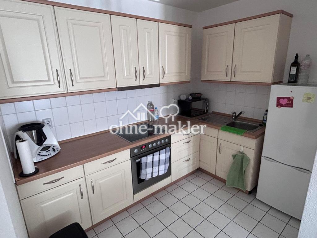 Frisch renovierte 2-Zimmer Wohnung/ Einbauküche/ bodentiefe Dusche/ bezugsfrei ab 01.09.2026 - Photo 2