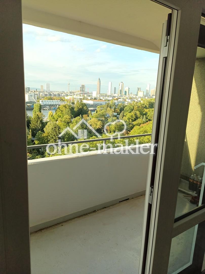 Toller Balkonblick über den Main und Frankfurt Komplettsanierung - Photo 5