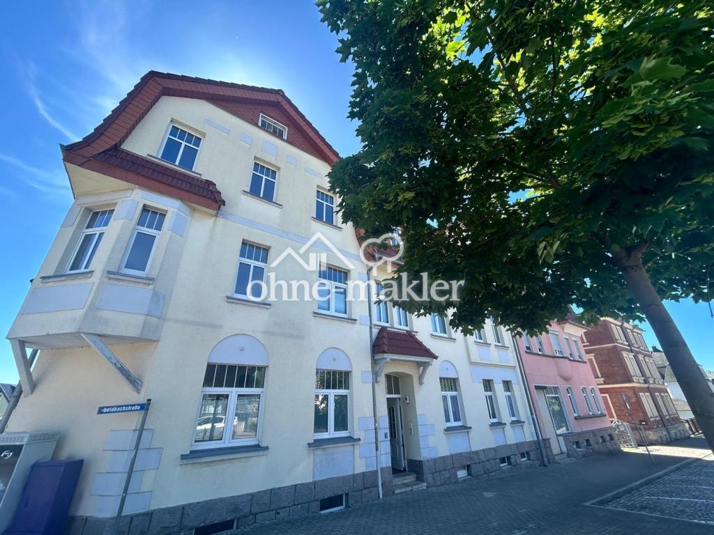 ***Helle 3-Raum-Dachgeschosswohnung mit offener Küche in Hohenstein-Ernstthal*** - Foto 3