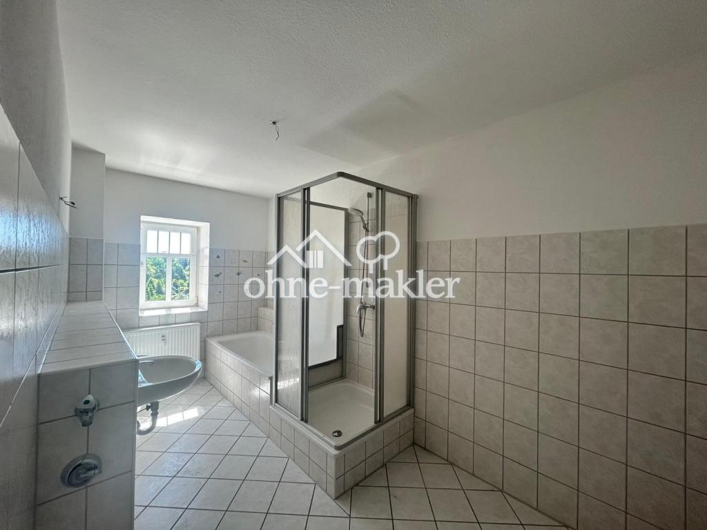 ***Helle 3-Raum-Dachgeschosswohnung mit offener Küche in Hohenstein-Ernstthal*** - Foto 2