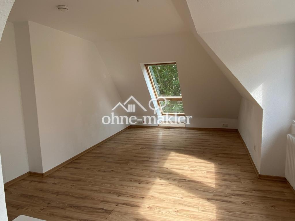 Helle 3-Zimmer-Dachgeschosswohnung in Bremerhaven-Lehe - Foto 2
