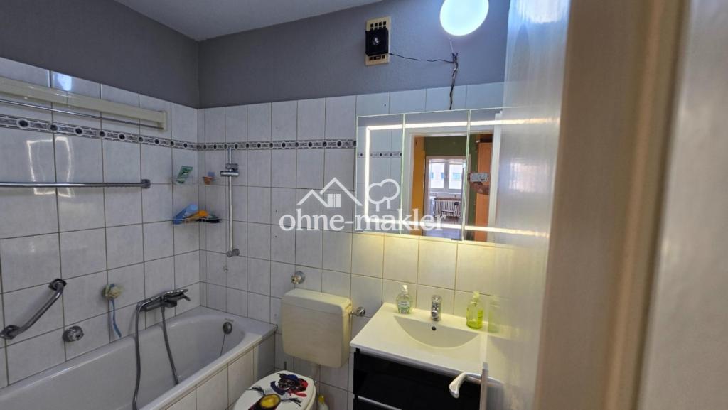 Schöne 2 Zimmer Wohnung mit Balkon in Ruhige und Zentral Lage - Photo 5