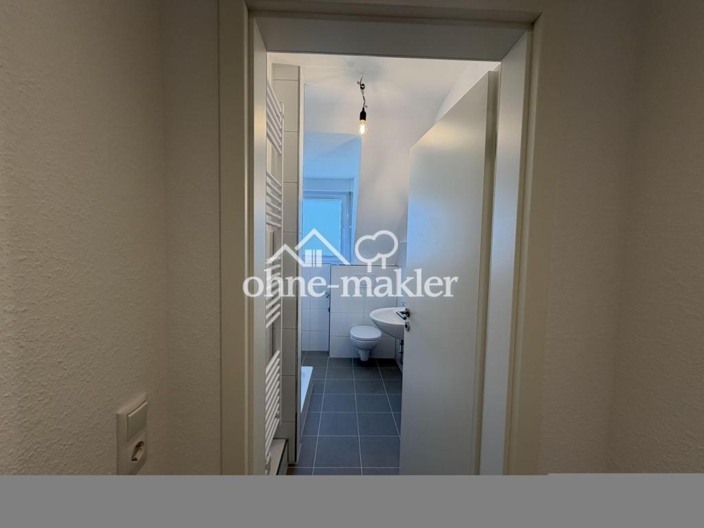 Erstbezug nach Kernsanierung – Hochwertige 2-Zimmer-Altbauwohnung in der Karlsruher Weststadt - Photo 2
