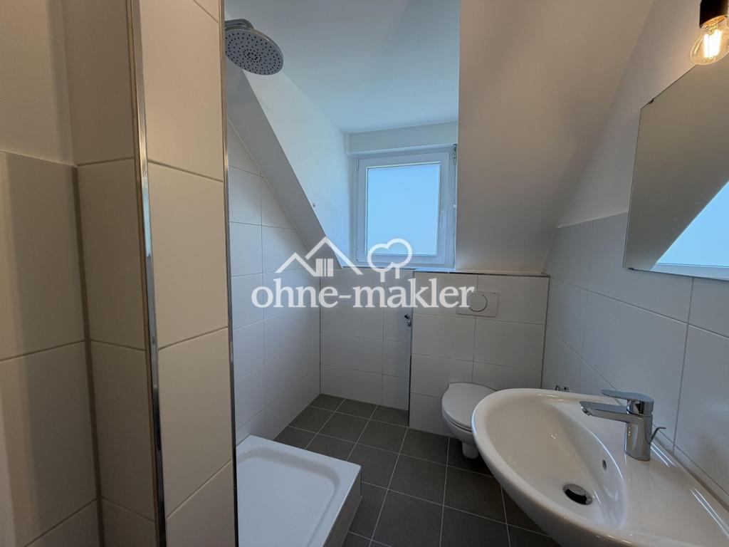 Erstbezug nach Kernsanierung – Hochwertige 2-Zimmer-Altbauwohnung in der Karlsruher Weststadt - Photo 3