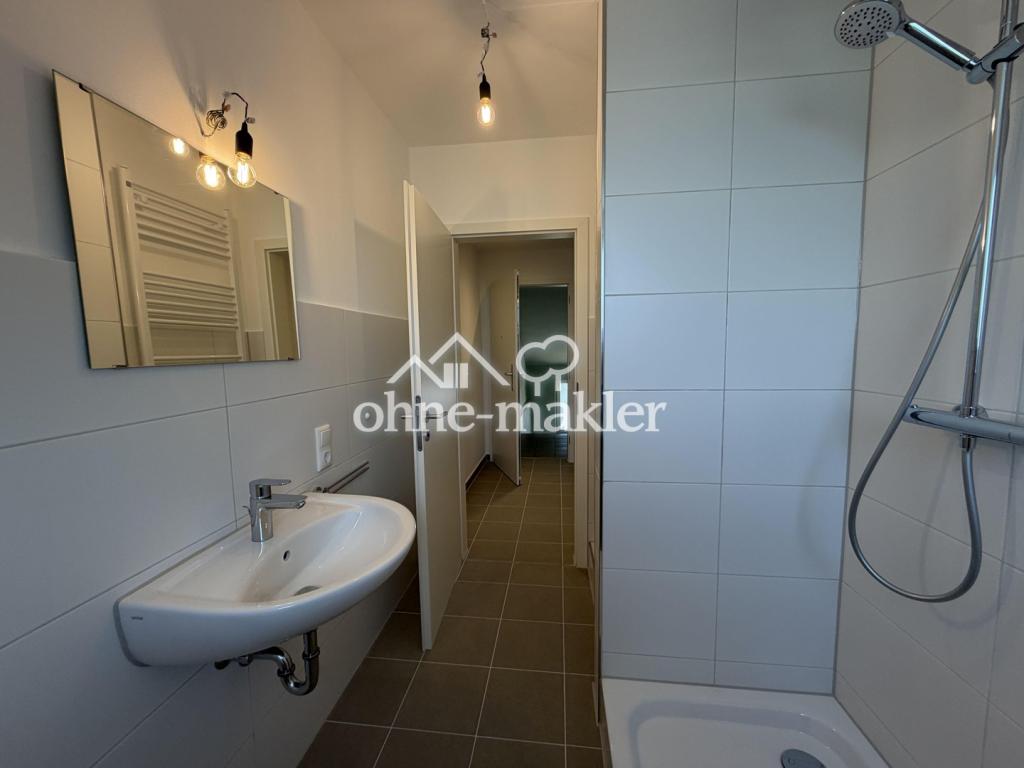 Erstbezug nach Kernsanierung – Hochwertige 2-Zimmer-Altbauwohnung in der Karlsruher Weststadt - Photo 4