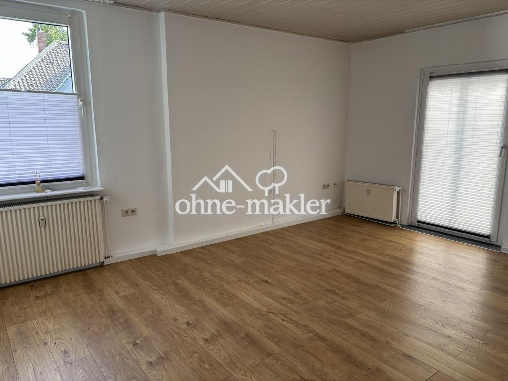 3 Zimmer, überdachter Balkon, ruhiges Haus, EBK, Tageslichtbad mit Wanne und Dusche - Photo 2