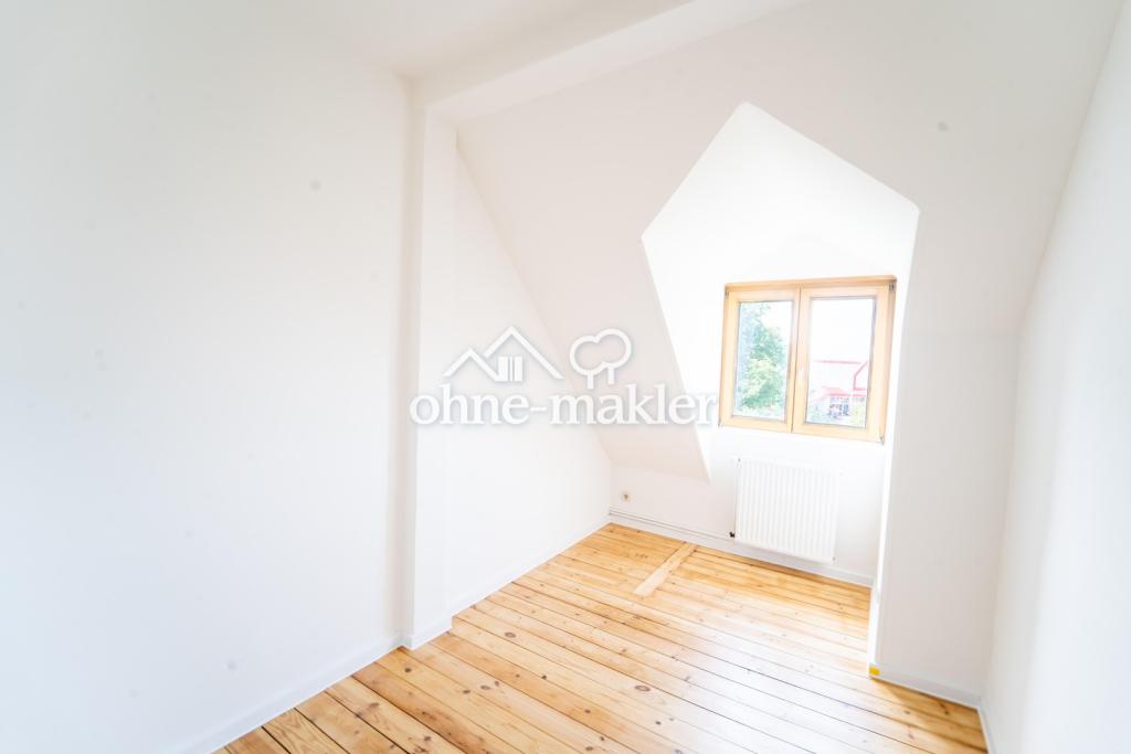 Altbautraum mit 110m² im DG, frisch renoviert, 4-Zimmer, mit neuer EBK und Gartennutzung - Photo 3
