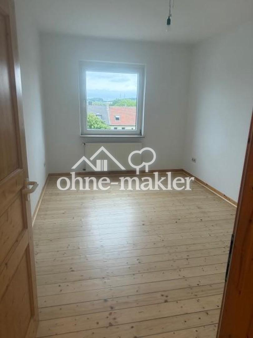 2 Zimmer, Wohnküche, Bad, Flur, Abstell, frisch renoviert - Photo 2
