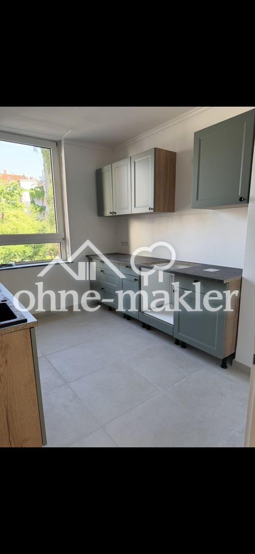 Hochwertig sanierte 4-Zimmer-Altbauwohnung mit EBK und Balkon in Bestlage des Johannesviertels - Photo 4