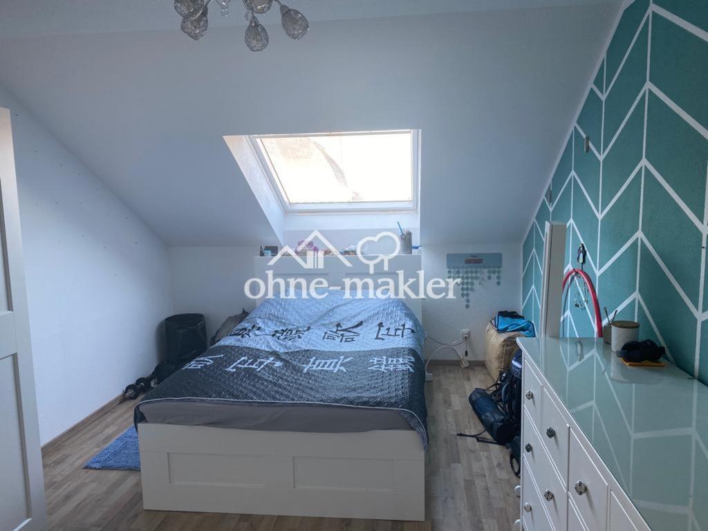 Sehr gepflegte, schöne und lichtdurchflutete 3 Zimmer -Dachgeschoßwohnung zu vermieten! - Photo 3