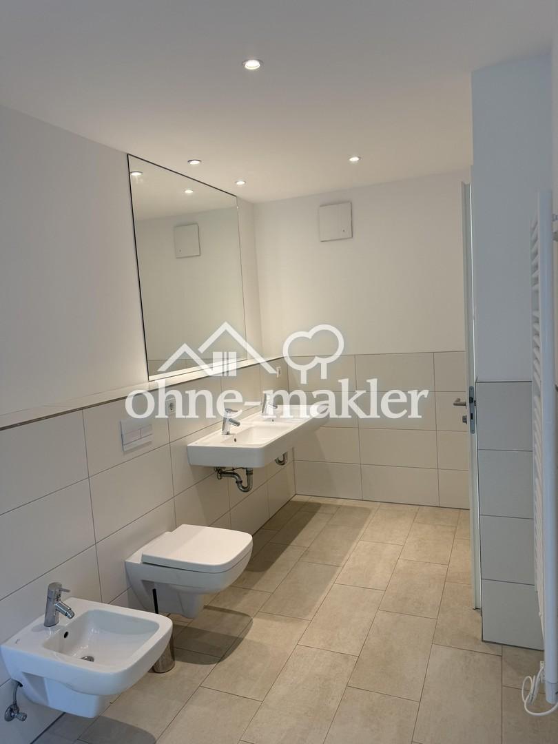 Nur 100 m vom Meer entfernt - Stilvolle 3 ZKB Wohnung mit Marken EBK u. TG Stellplatz - Photo 5