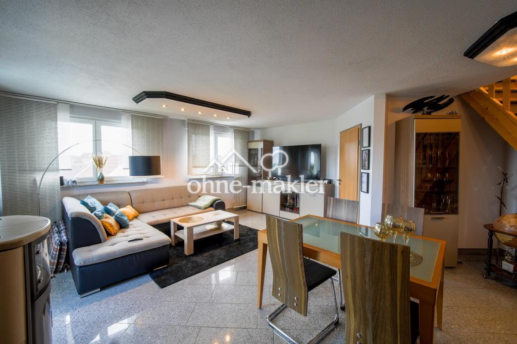 Außergewöhnliche 2-Zimmer-Dachgeschosswohnung mit Kamin, Vollbad, Balkon & ausgebautem Dachboden - Photo 3