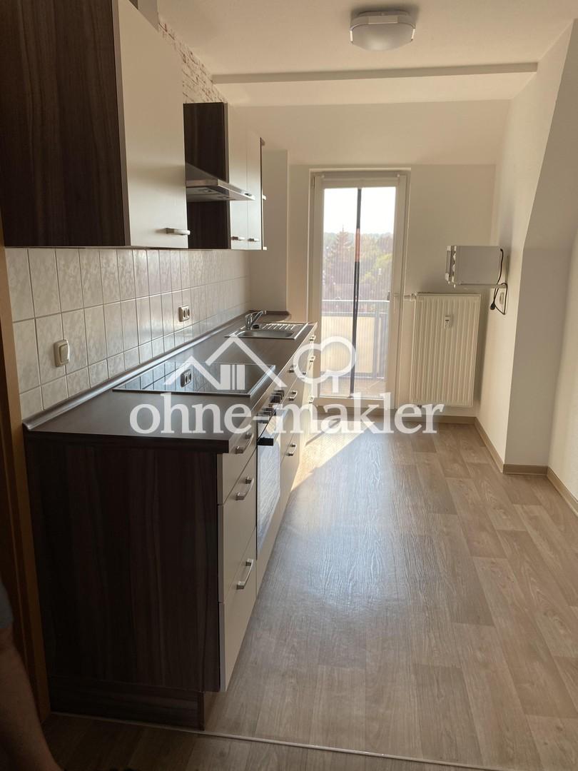 Helle 2-Raum-Dachgeschosswohnung mit Einbauküche im Herzen von Altenburg - Foto 1