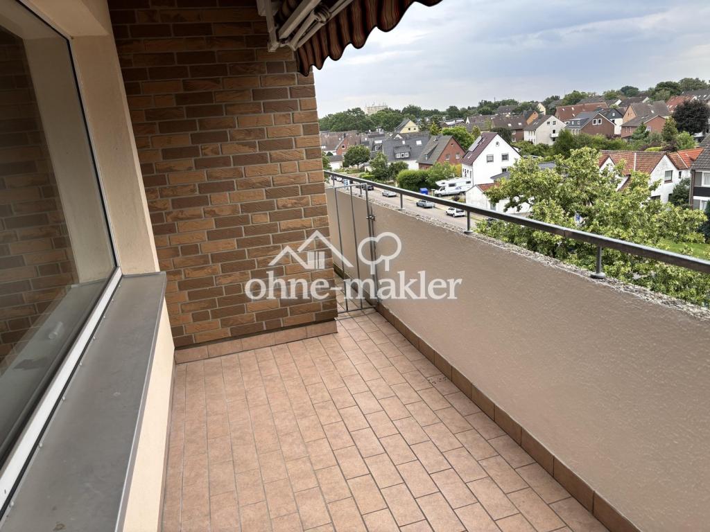 Frisch renovierte 3-Zimmer-Wohnung mit Deister-Blick, Balkon, Einbauküche & Fahrstuhl in Berenbostel - Photo 3