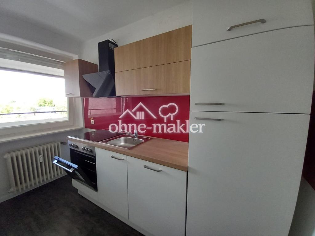 Frisch renovierte 3-Zimmer-Wohnung mit Deister-Blick, Balkon, Einbauküche & Fahrstuhl in Berenbostel - Photo 1