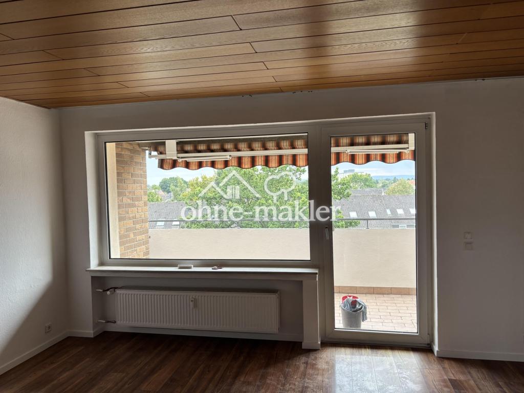 Frisch renovierte 3-Zimmer-Wohnung mit Deister-Blick, Balkon, Einbauküche & Fahrstuhl in Berenbostel - Photo 4