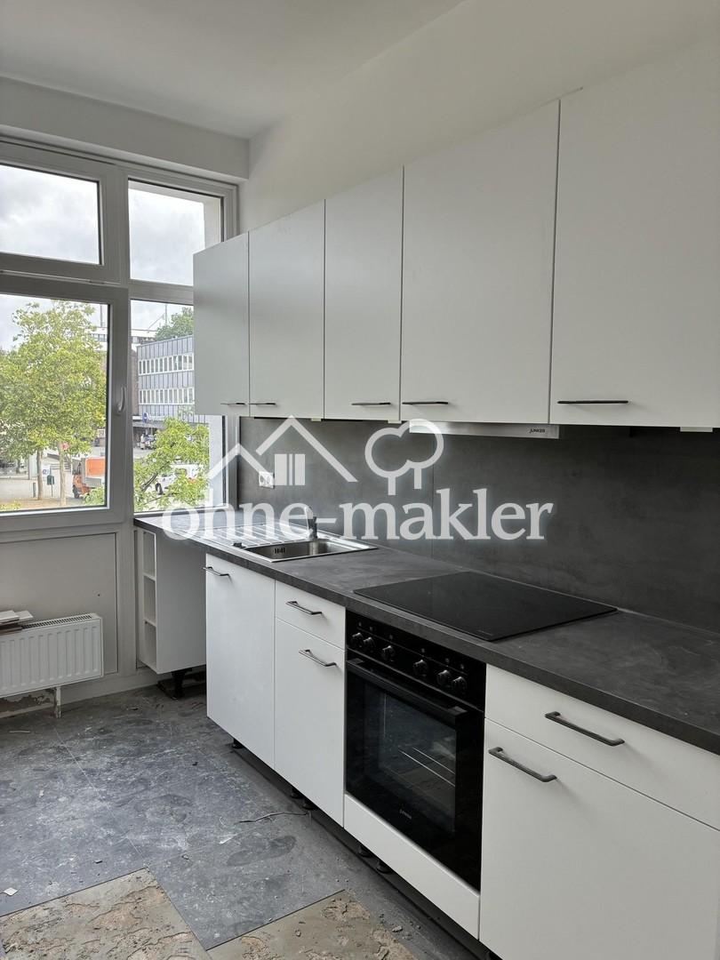 Sanierte Wohnung am Glinder Markt mit großem Balkon - Photo 1