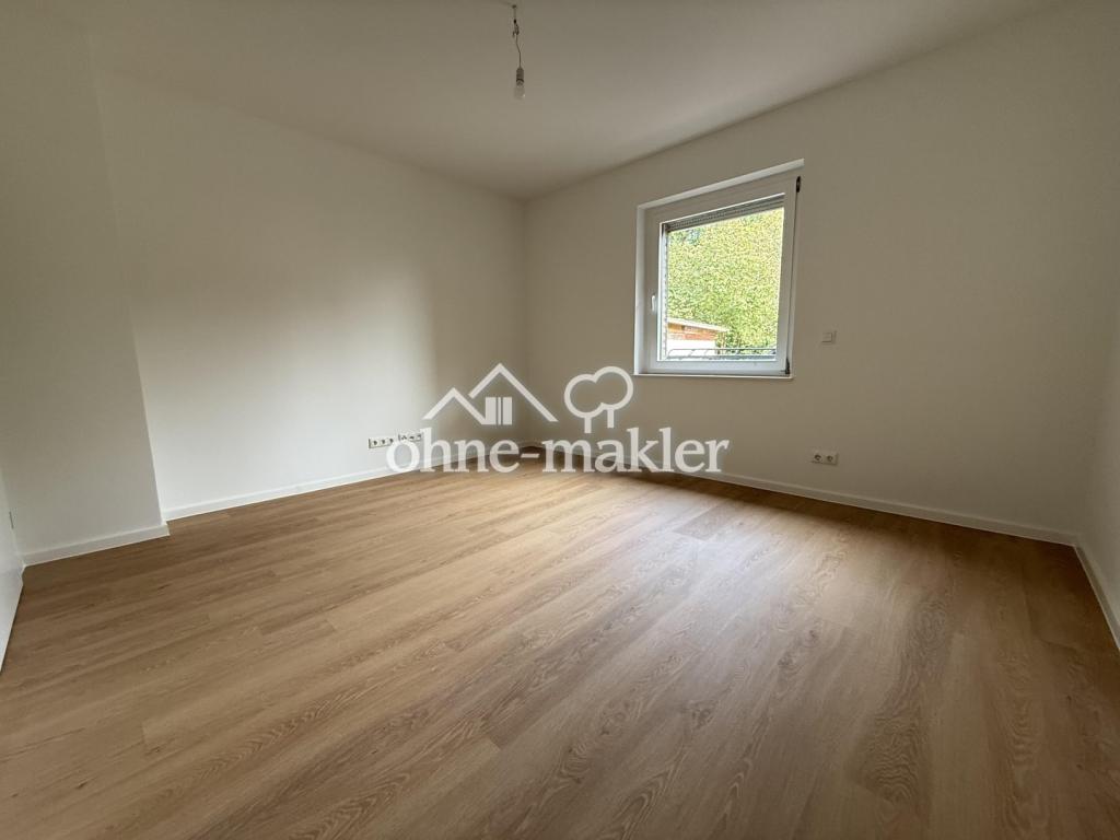 Kernsanierte 2-Zimmer-Wohnung im EG mit Fußbodenheizung und Stellplatz - Foto 1