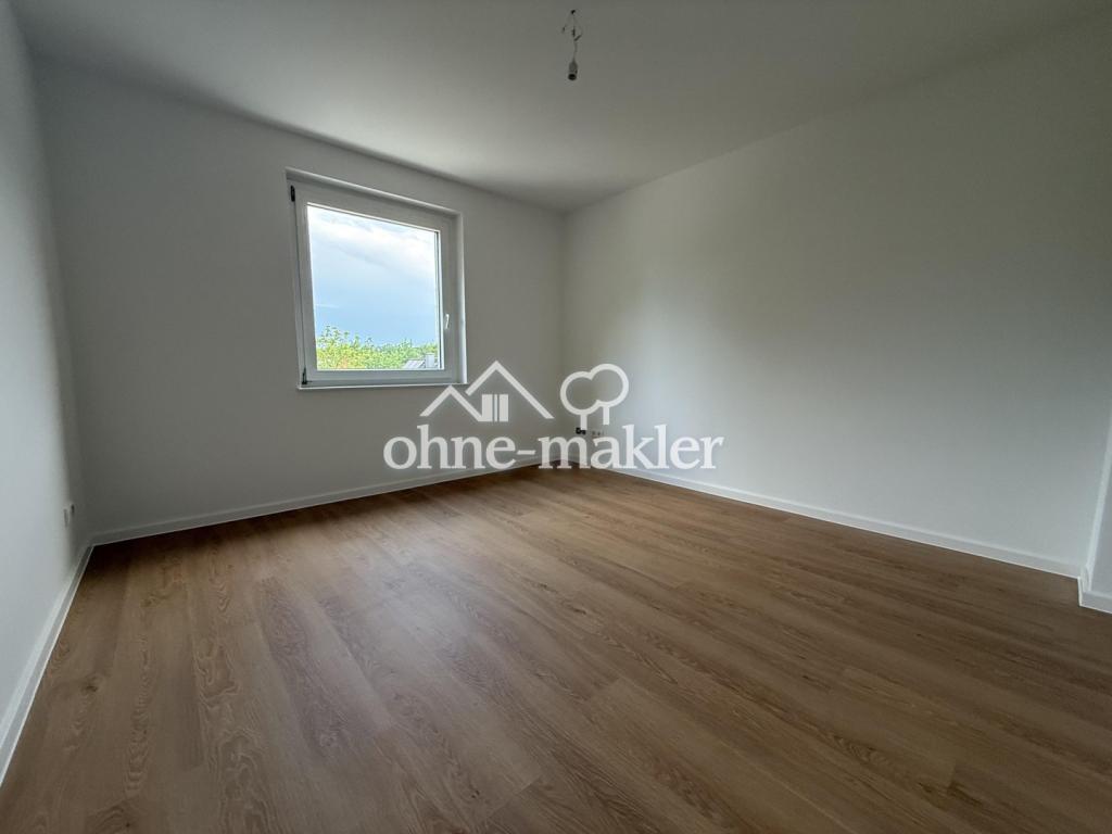 Sanierte Dachgeschosswohnung mit Fußbodenheizung und Stellplatz zum Erstbezug - Foto 1