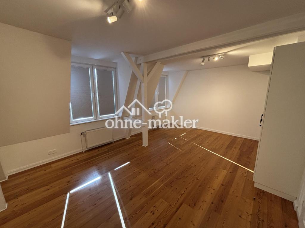 Frisch renovierte, teilmöblierte Dachgeschoss-Wohnung in Eimsbüttel! - Photo 1