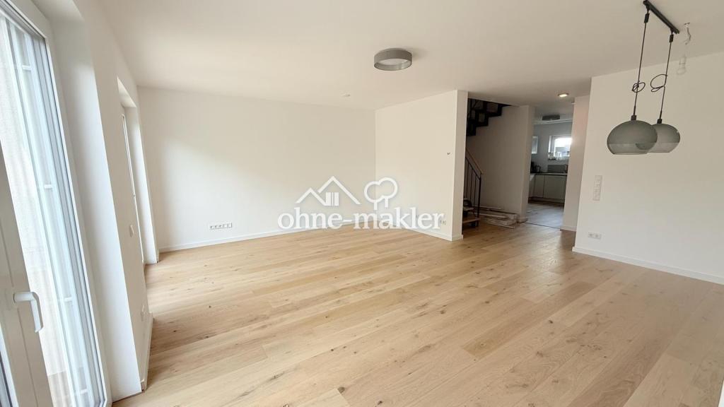 Raum zum Entfalten: Haus in Friedberg mit 120 Quadratmetern - Photo 1