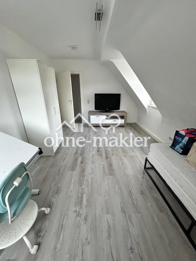 2-Zimmer-Dachwohnung mit EBK + saniertem Tageslichtbad zentral in Ubstadt - Photo 1