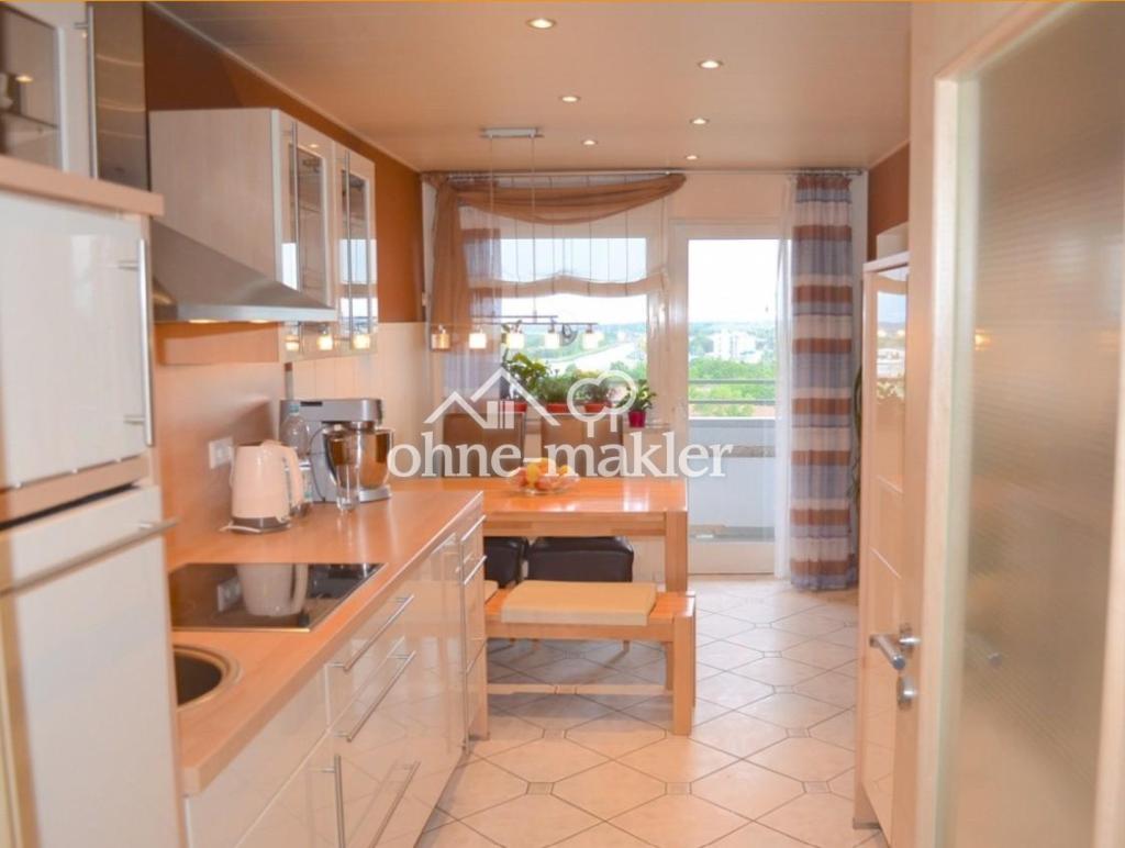 3-Zimmer-Wohnung mit Balkon, EBK & Weitblick im 11. OG – modernisiert und barrierefrei - Photo 4