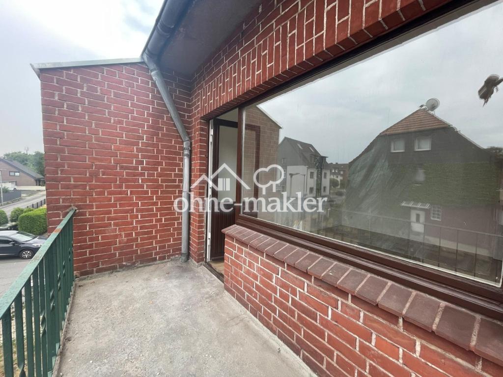 Neu sanierte 2-Zimmer-Wohnung mit Balkon in Oberhausen - Photo 3