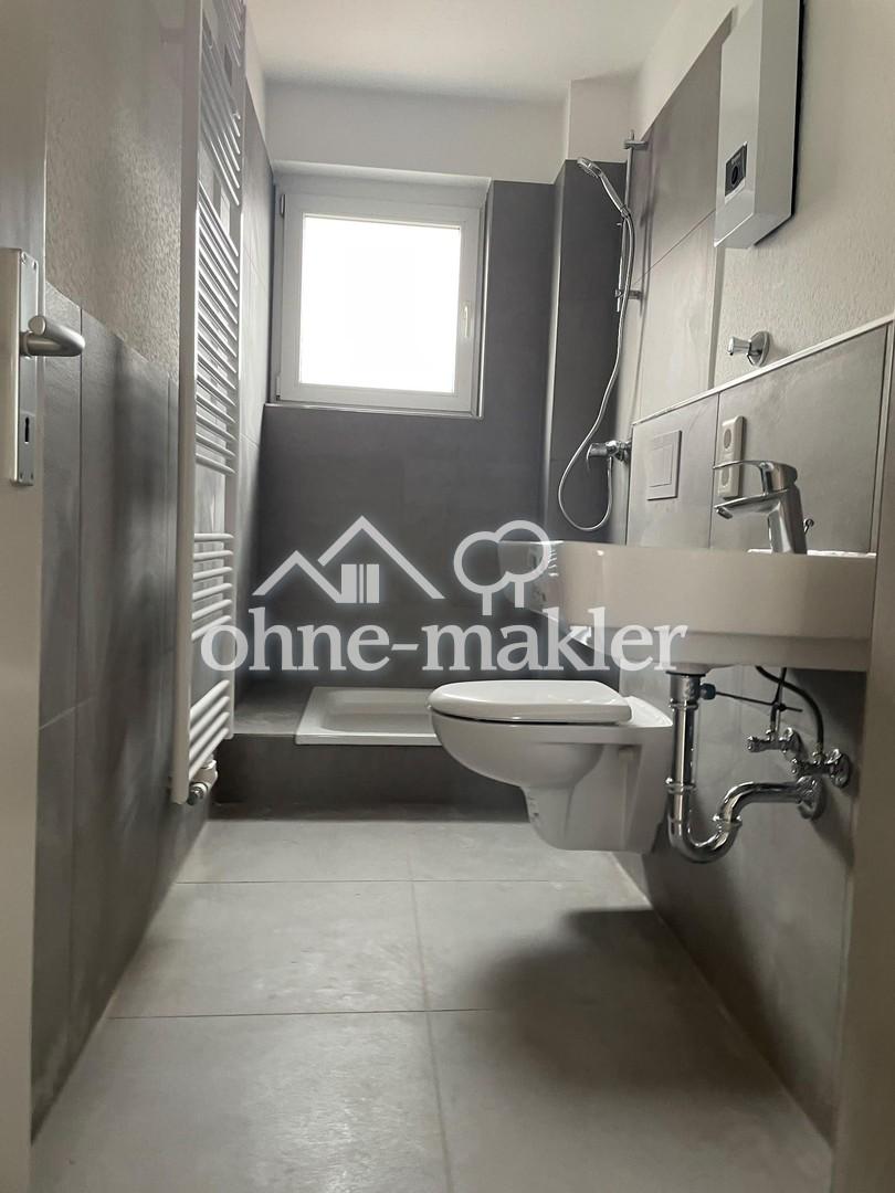 Neu sanierte 2-Zimmer-Wohnung mit Balkon in Oberhausen - Photo 2