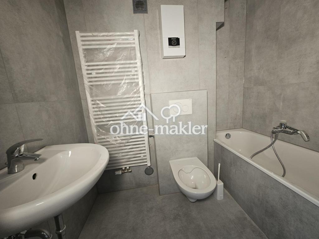 Erstbezug nach Sanierung - hochwertige 2-Raum Wohnung mit Süd-Balkon - Foto 2