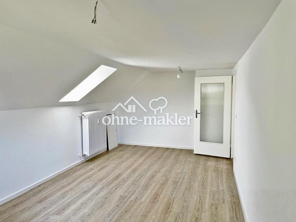 Helle 3-Zimmer-Dachgeschosswohnung in München-Allach mit Stellplatz und eigenem Gartenanteil - Foto 4