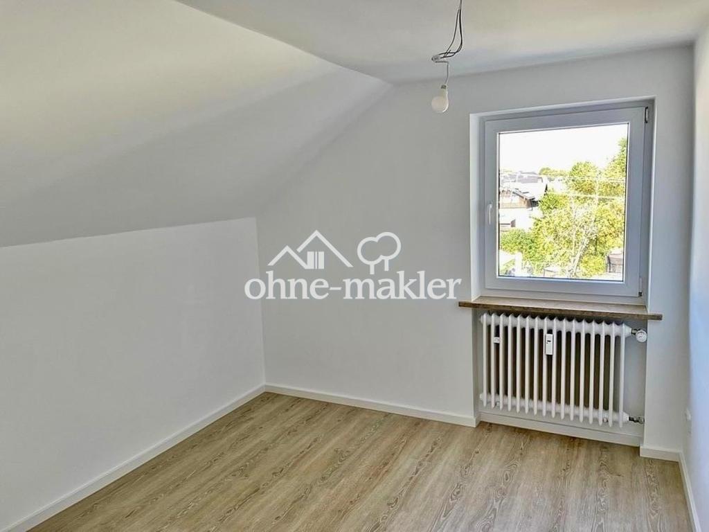 Helle 3-Zimmer-Dachgeschosswohnung in München-Allach mit Stellplatz und eigenem Gartenanteil - Foto 5