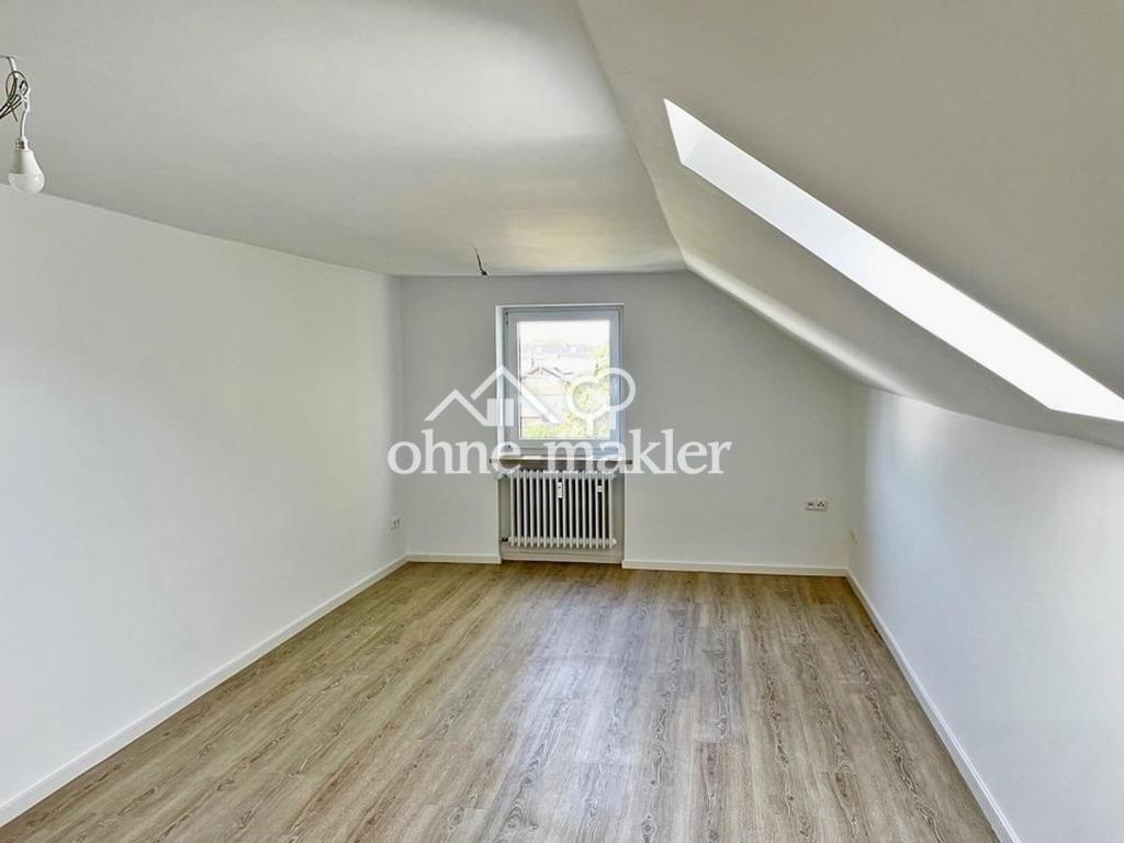 Helle 3-Zimmer-Dachgeschosswohnung in München-Allach mit Stellplatz und eigenem Gartenanteil - Foto 5