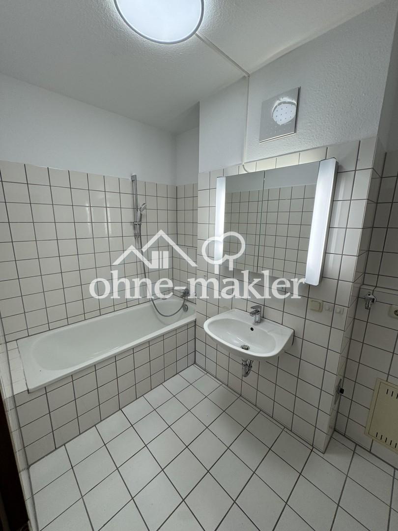 Erstbezug nach Renovierung: 3,5 Zimmer, große Terrasse, neue Küche & TG-Stellplatz - Foto 5