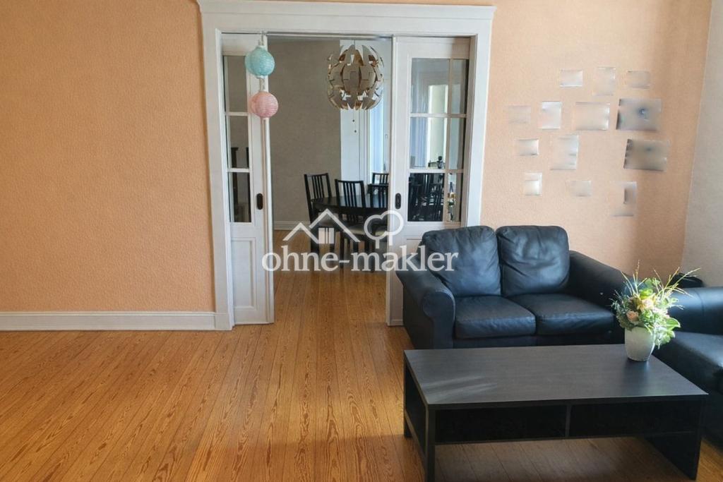 Helle Wohnung mit 5 Zimmern zwischen Stadt und Land - Photo 1