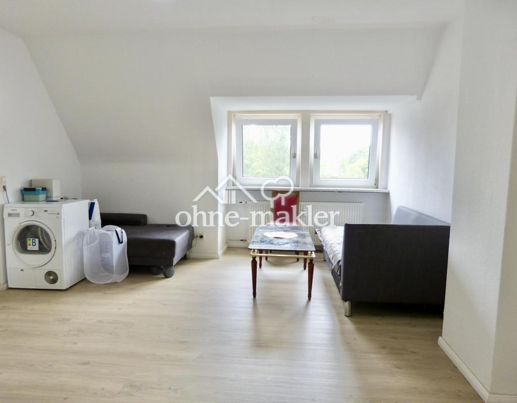 Helle Dachgeschosswohnung mit Einbauküche – perfekt für Paare, Singles oder WG - Foto 1