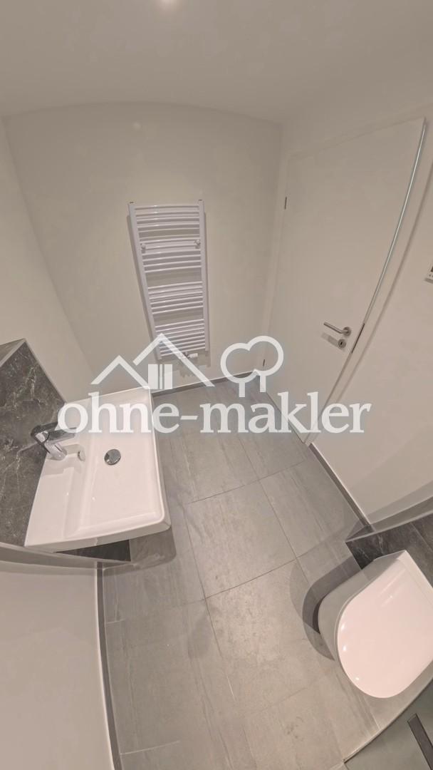 Moderne 3 Zimmer WHG mit Balkon in zentraler Lage - Photo 3